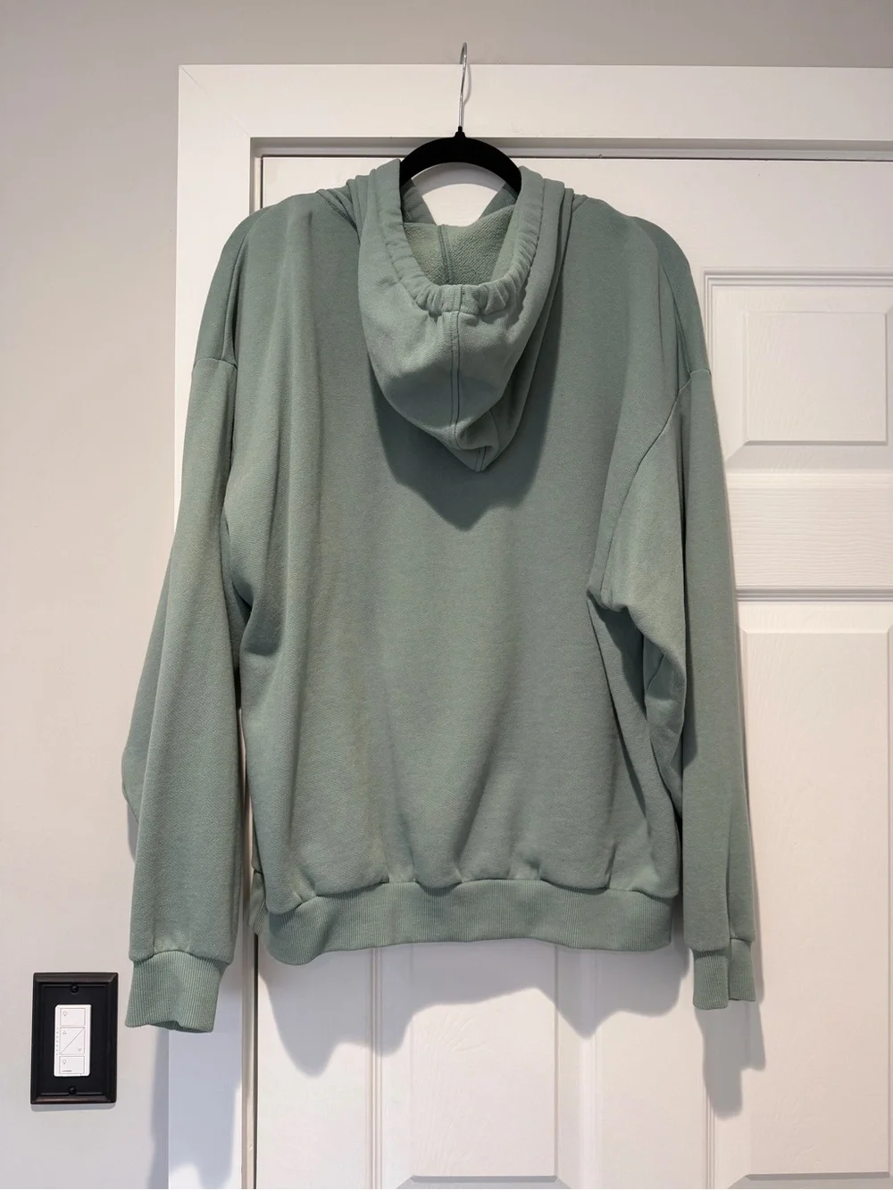 Auth. ✅ RARE ALO Yoga “Botancial Green” Accolade Hoodie Size Medium 💚
